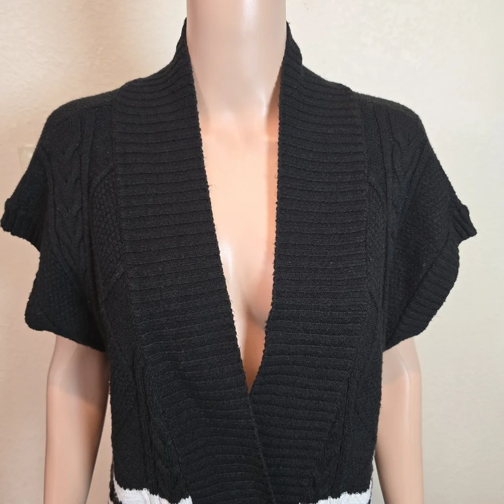 Maeve Sweater Vest Womens Small Cable Knitted Cap Sleeve Gold Buttons - Picture 4 of 13